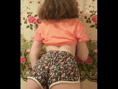 ❤️ Seksuali jauna mažylė nusimeta šortus prieš kamerą ☑ Porno prie lt.xxxhdporn.ru